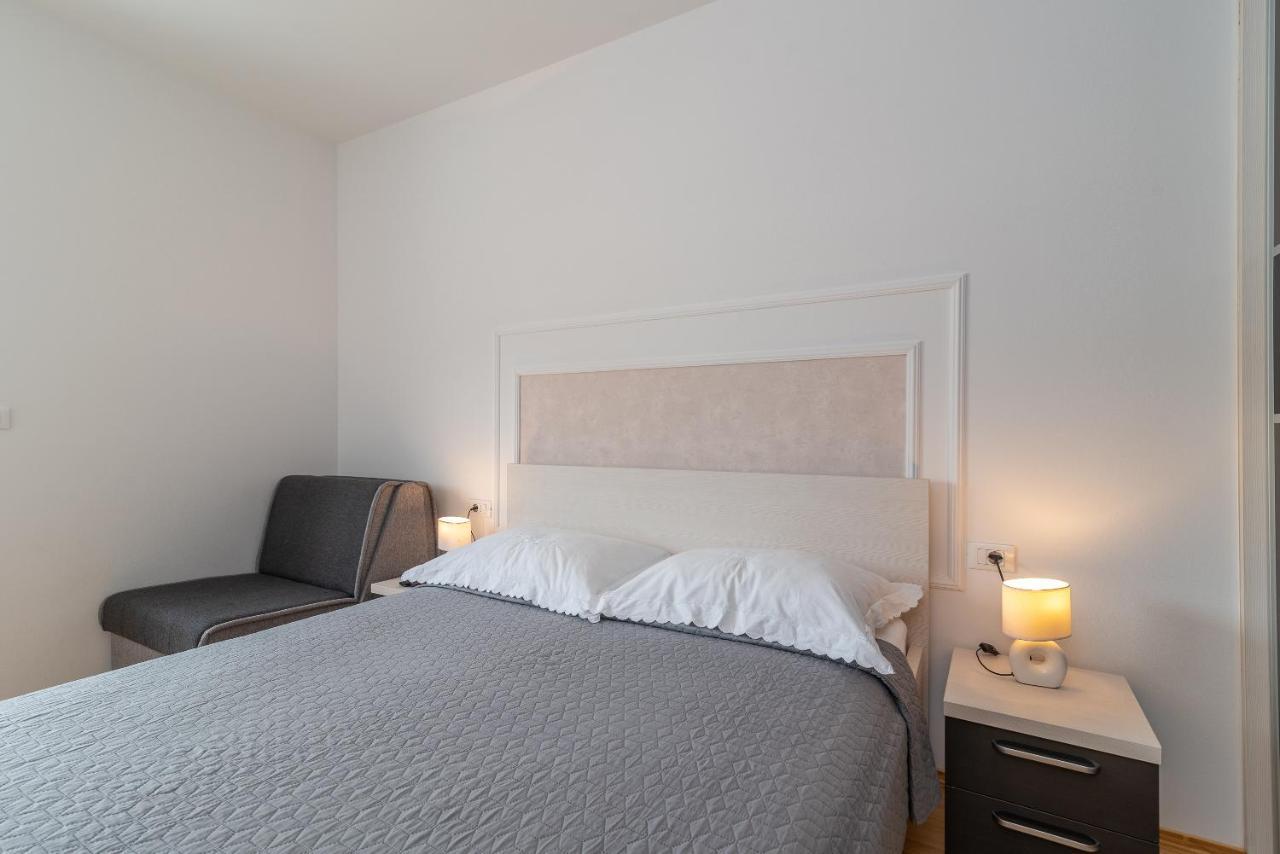 Apartman Lorena Трогір Екстер'єр фото